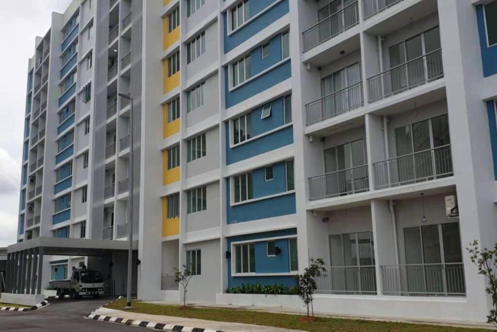 Ike Village Homestay Near With Uitm Kota Samarahan Екстериор снимка